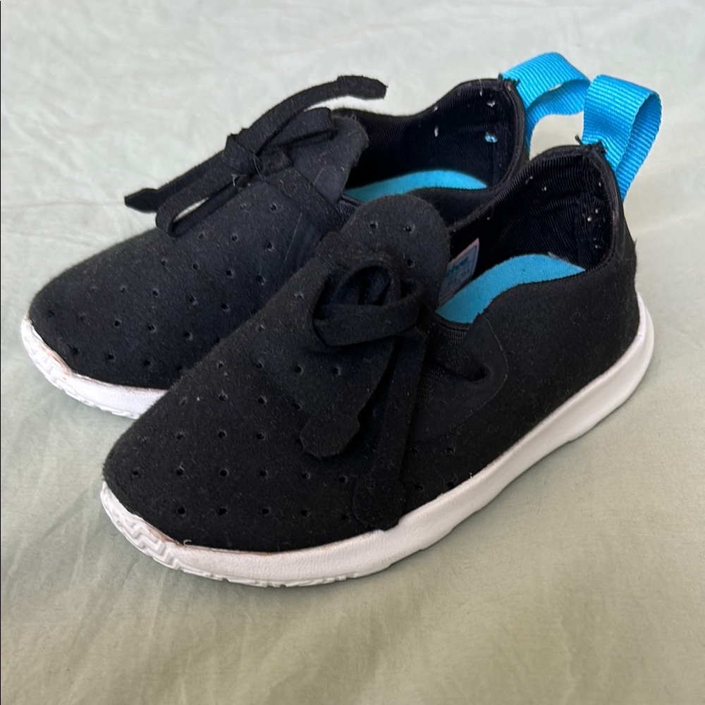 Native Shoes Black Sneakers - 7.5/23.5